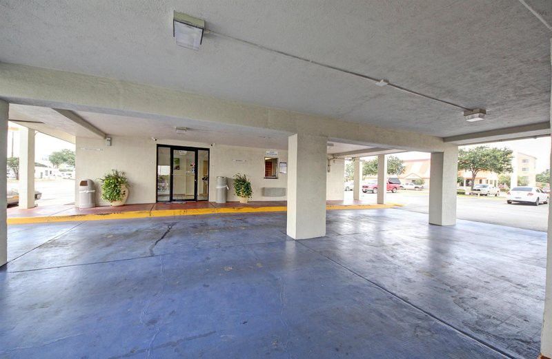 Red Roof Inn San Antonio Northeast - Rittiman Rd Экстерьер фото