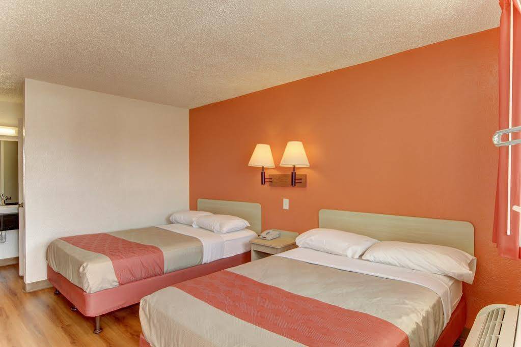 Red Roof Inn San Antonio Northeast - Rittiman Rd Экстерьер фото
